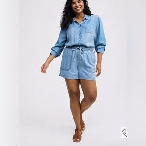 Torrid High-Rise Pull-On Lightweight Denim‎ Short NWT